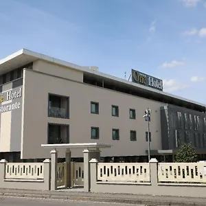 One & Restaurant Hotel